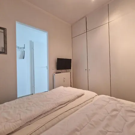 Vier Jahreszeiten 3-87 דירה